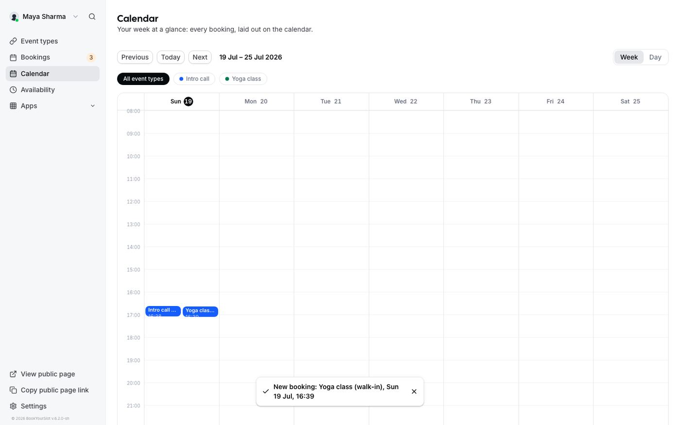 A new booking appearing on the calendar with a toast notification, without refreshing